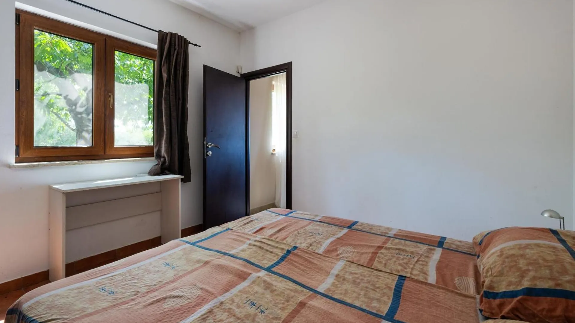 Villa Arco 0*, Jursici